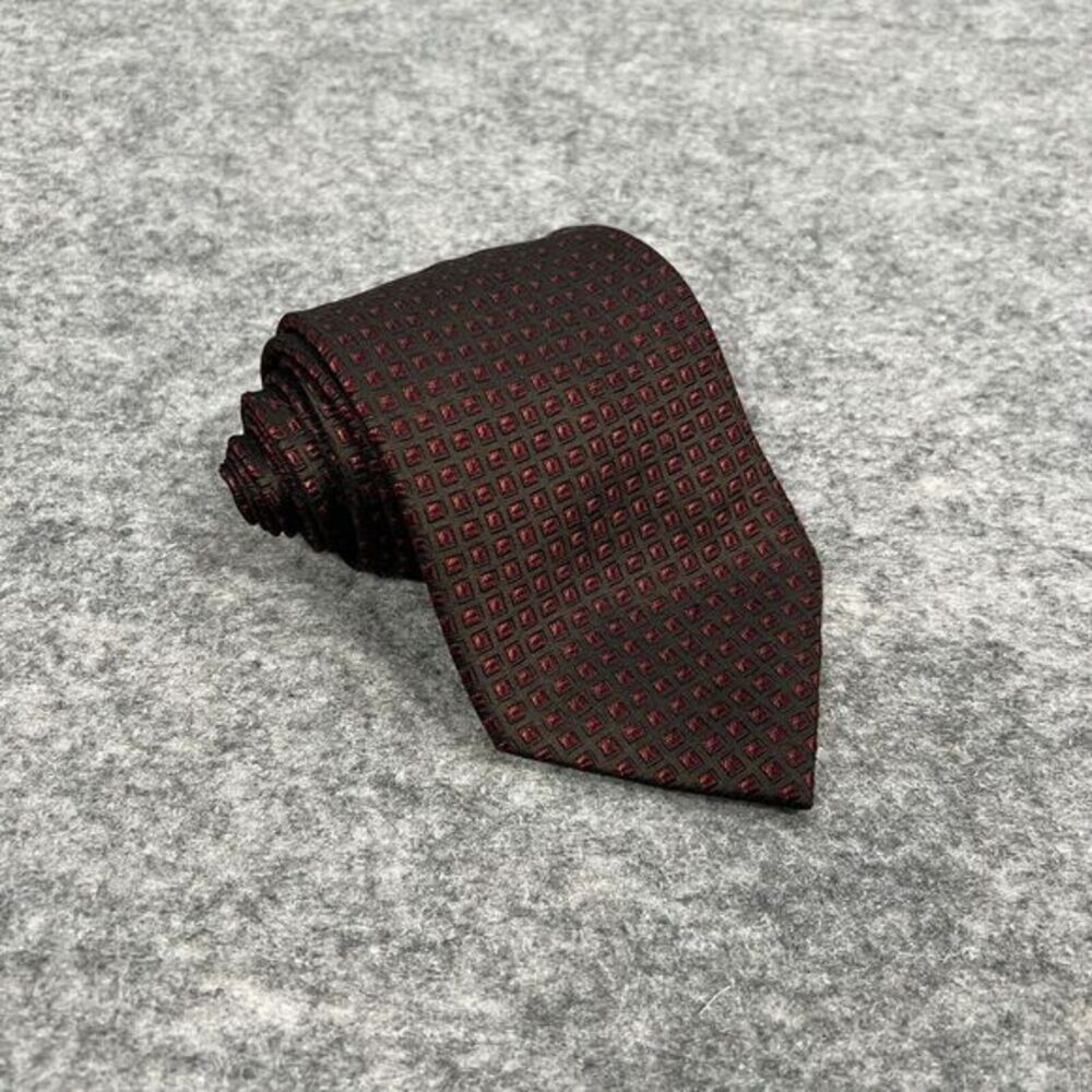 Kenneth Cole Men's Tie Red & Black 100% Silk Hand Made‎ Classic Necktie